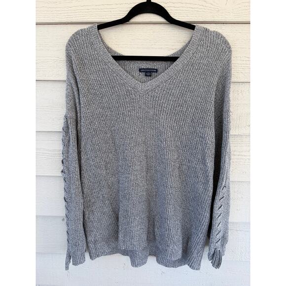 American Eagle Gray Chunky Knit Lace-Up Sleeve Sweater Size L Cozy V-Neck - Picture 2 of 8